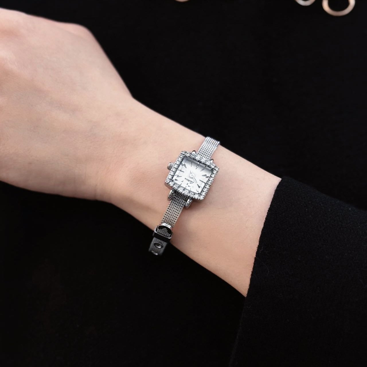 Sotoiru Square Interchangeable Straps Watch