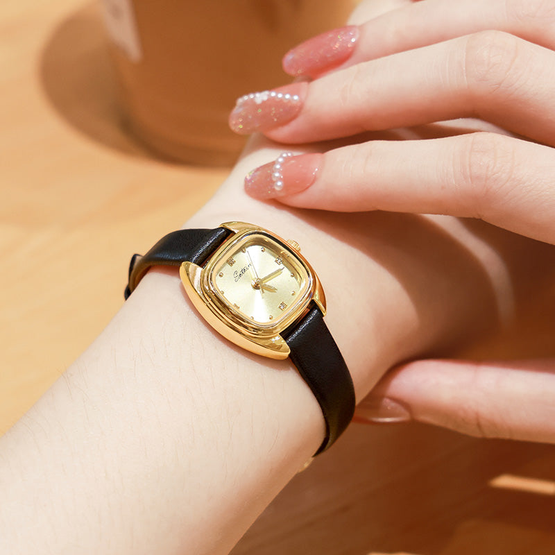 Sotoiru Gold Leather Watch